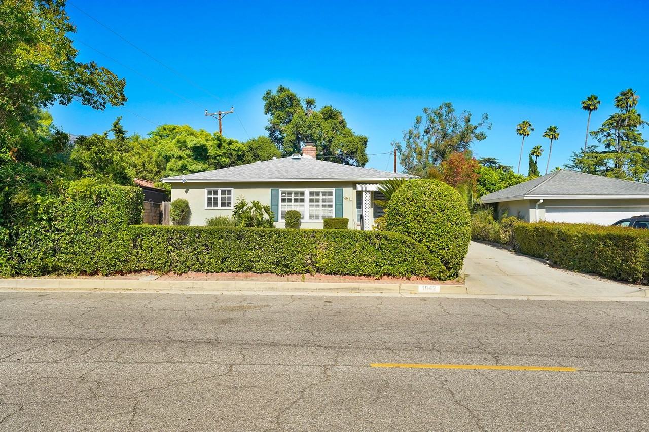 1942 Hill Ave - Photo 2 of 10