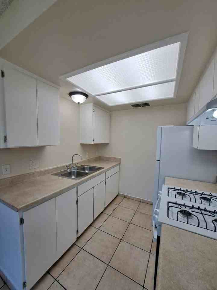 Fresno Sweet Homes - Photo 5 of 35