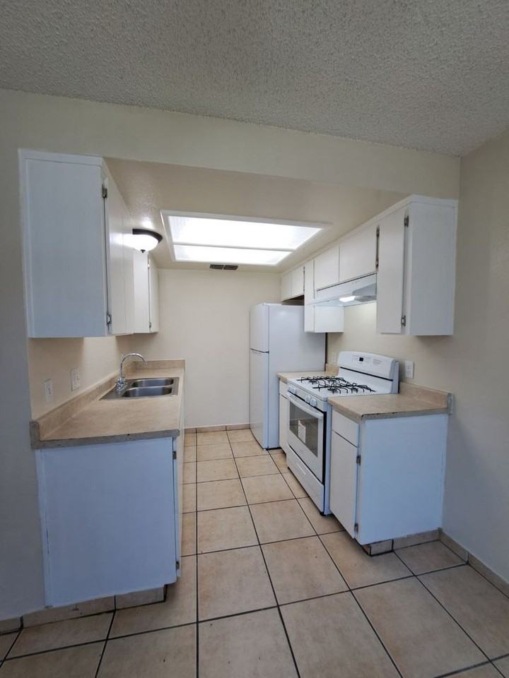 Fresno Sweet Homes - Photo 6 of 35