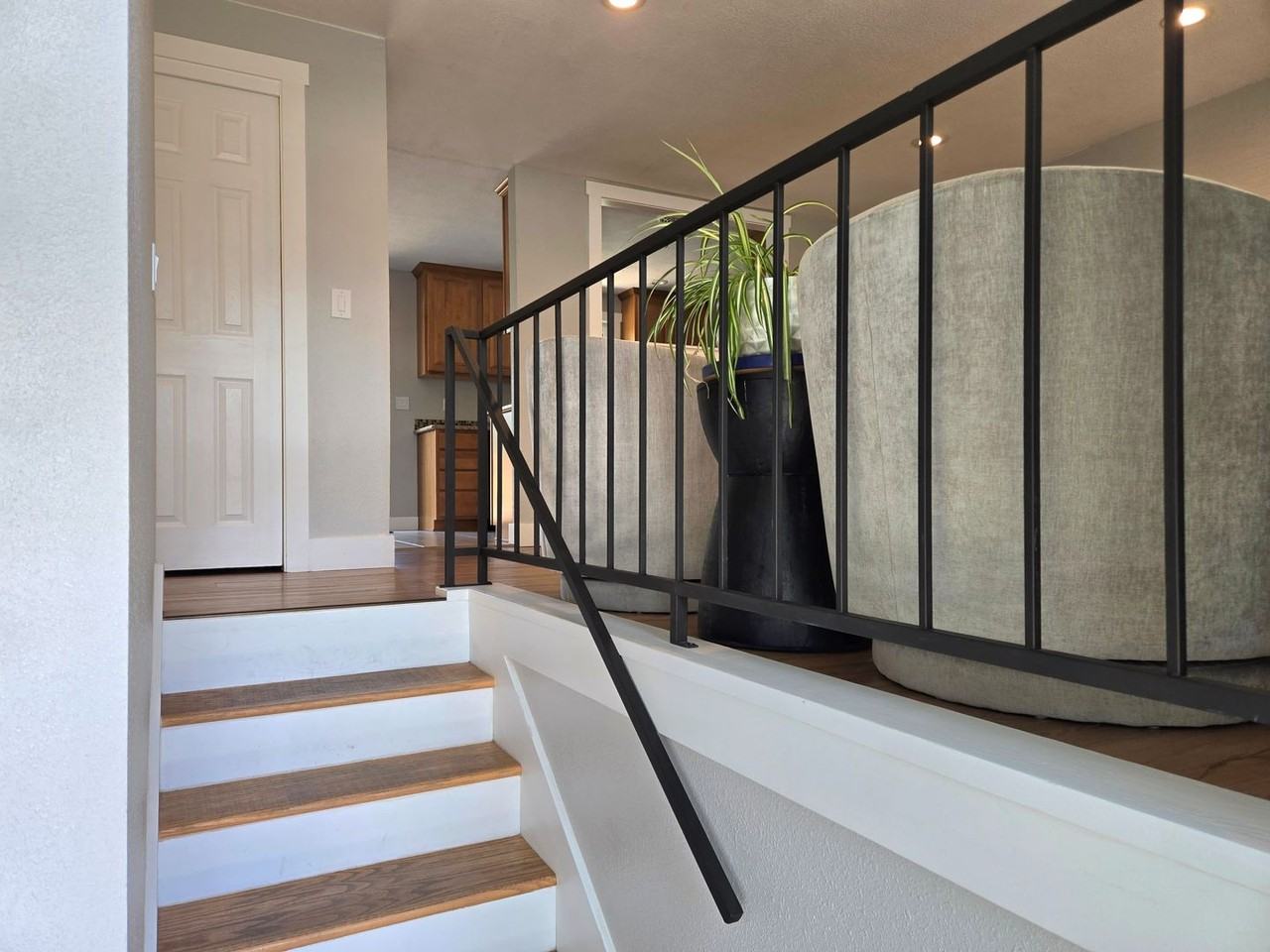 300 W Iowa St - Photo 3 of 18