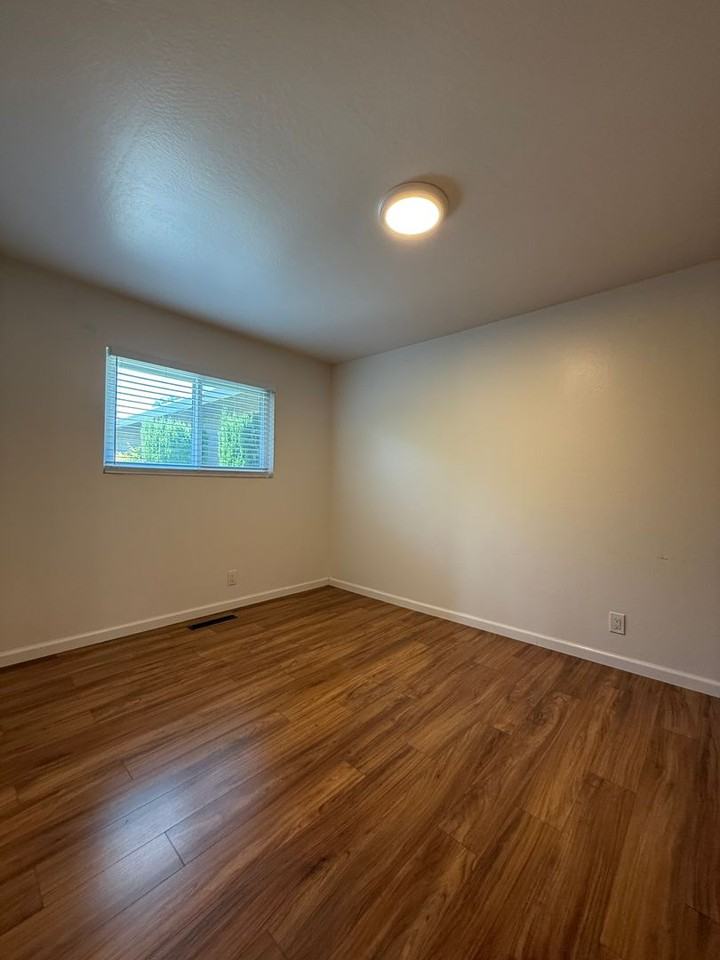 87 Starr Way - Photo 3 of 10