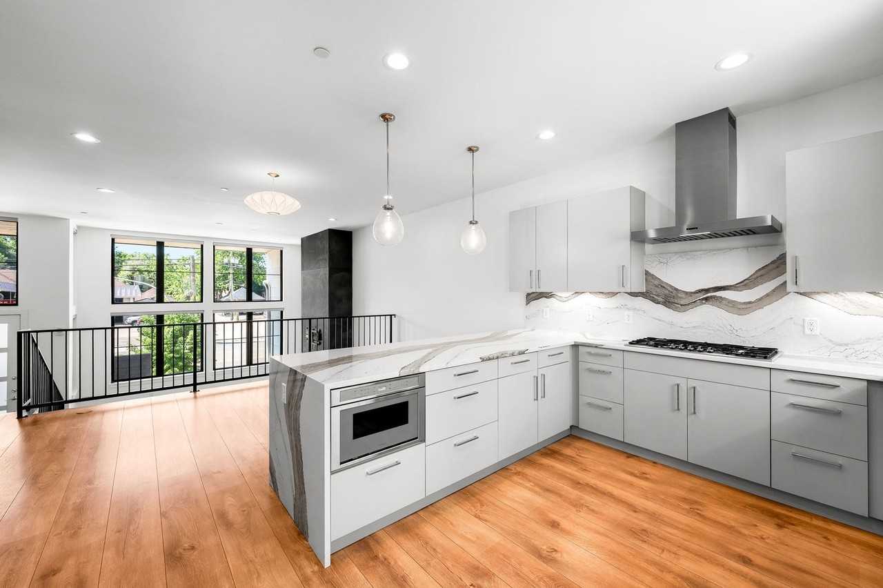 4263L E 8th Ave - Photo 3 of 40