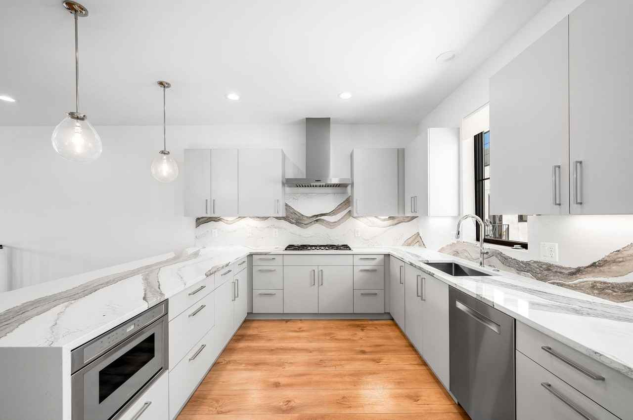 4263 E 8th Ave - Photo 3 of 40
