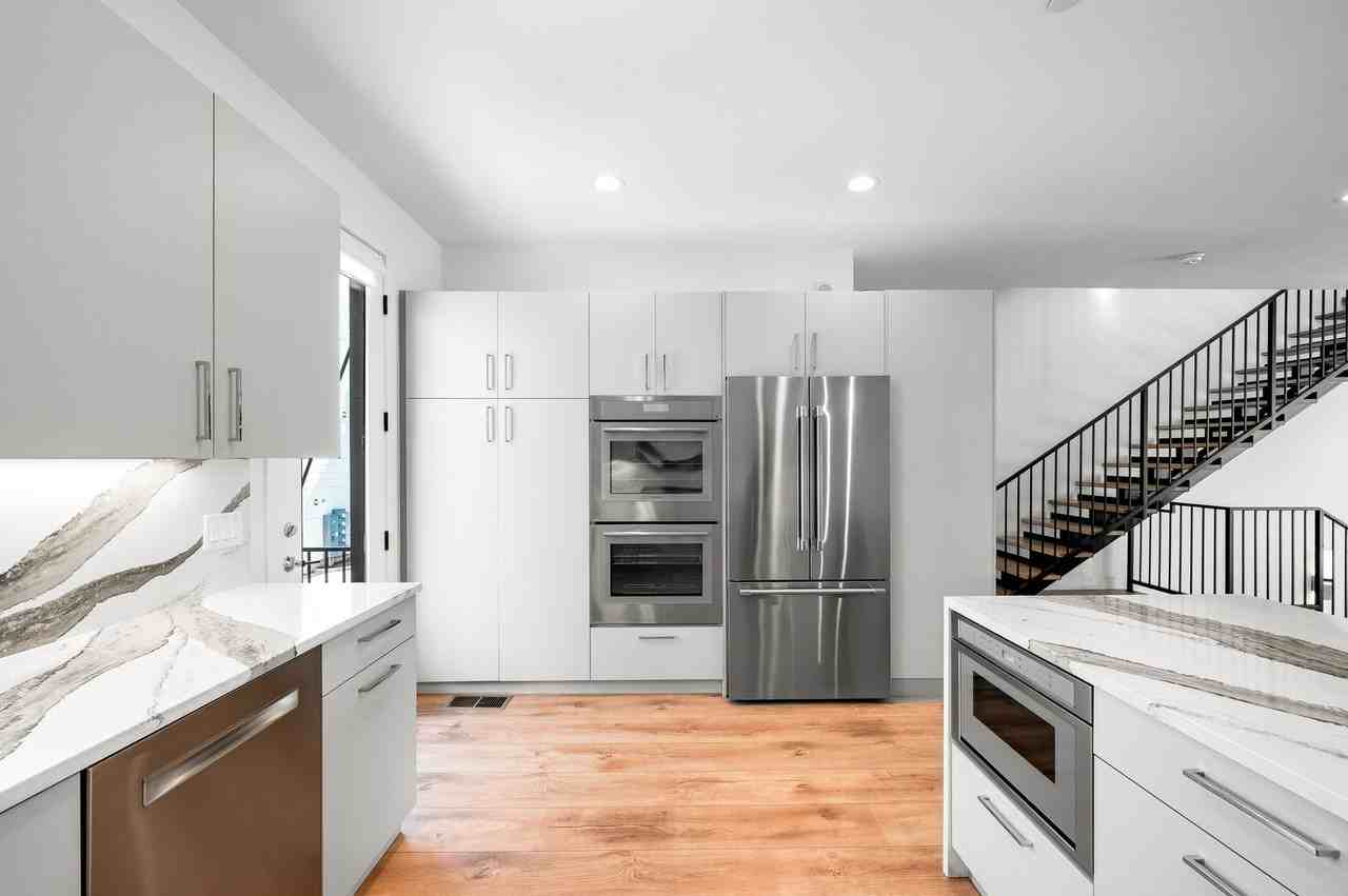4263 E 8th Ave - Photo 4 of 40