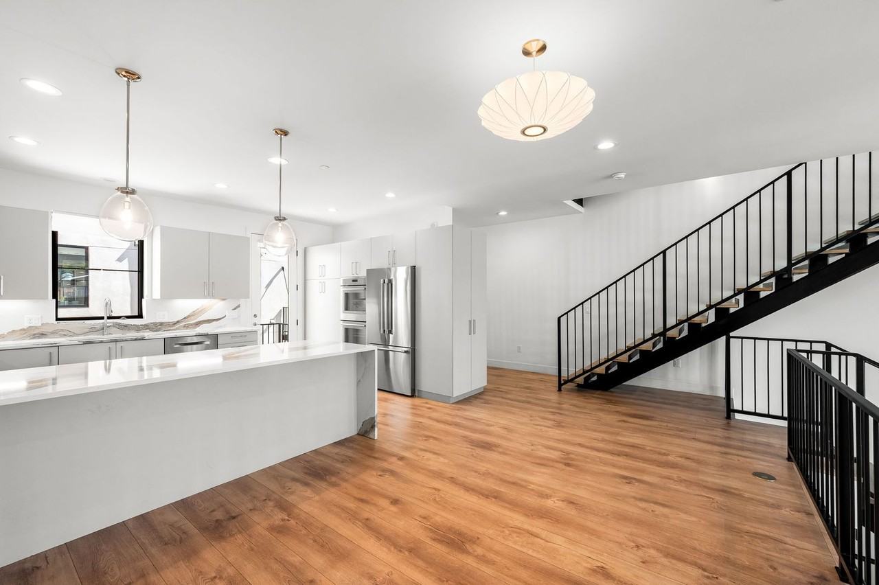 4263 E 8th Ave - Photo 6 of 40