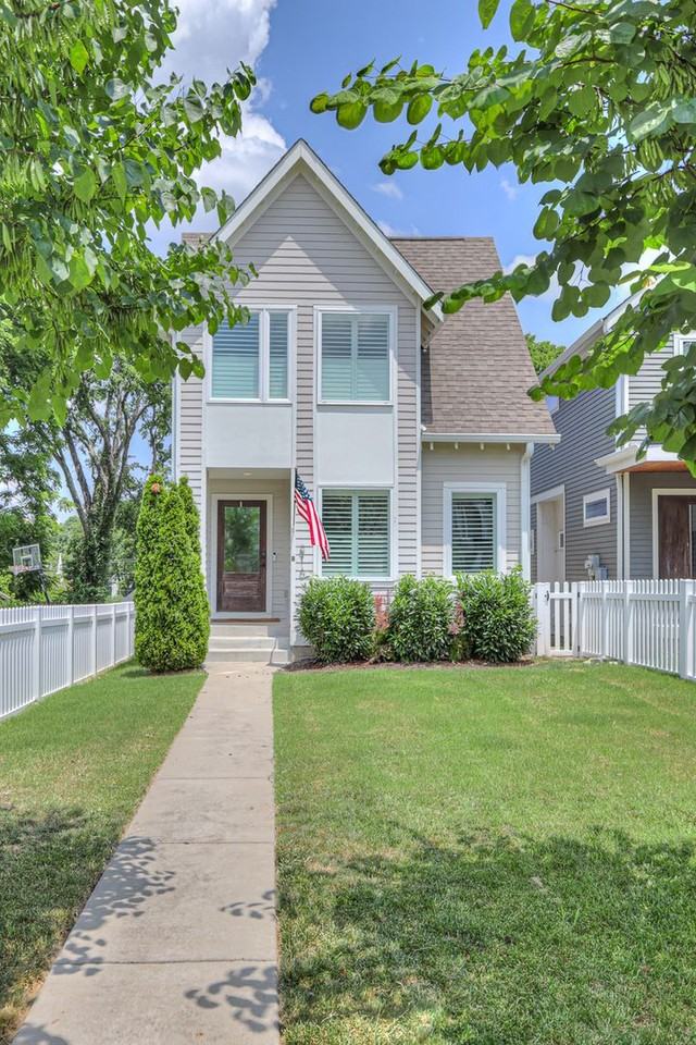 816 Benton Ave - Photo 7 of 49