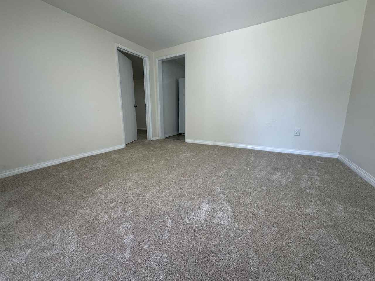 637 Schley St - Photo 3 of 22