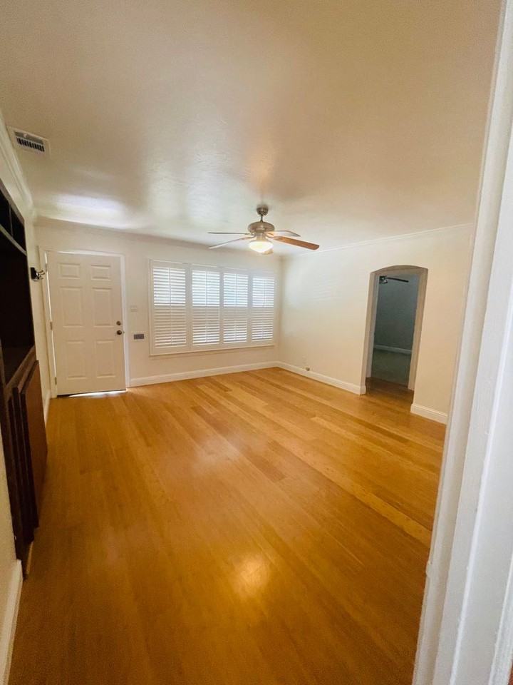 1323 62nd St - Photo 3 of 9