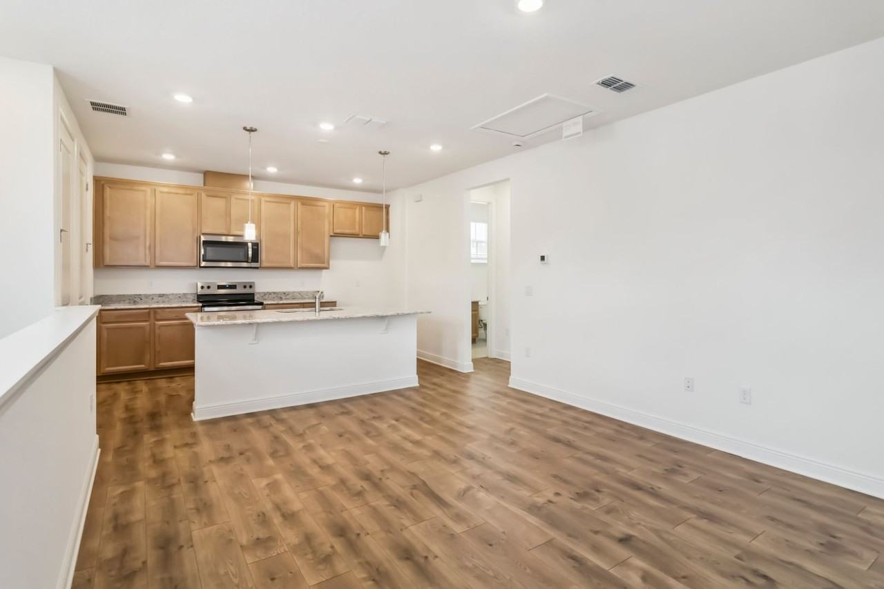 10388 Bragg Aly - Photo 3 of 27