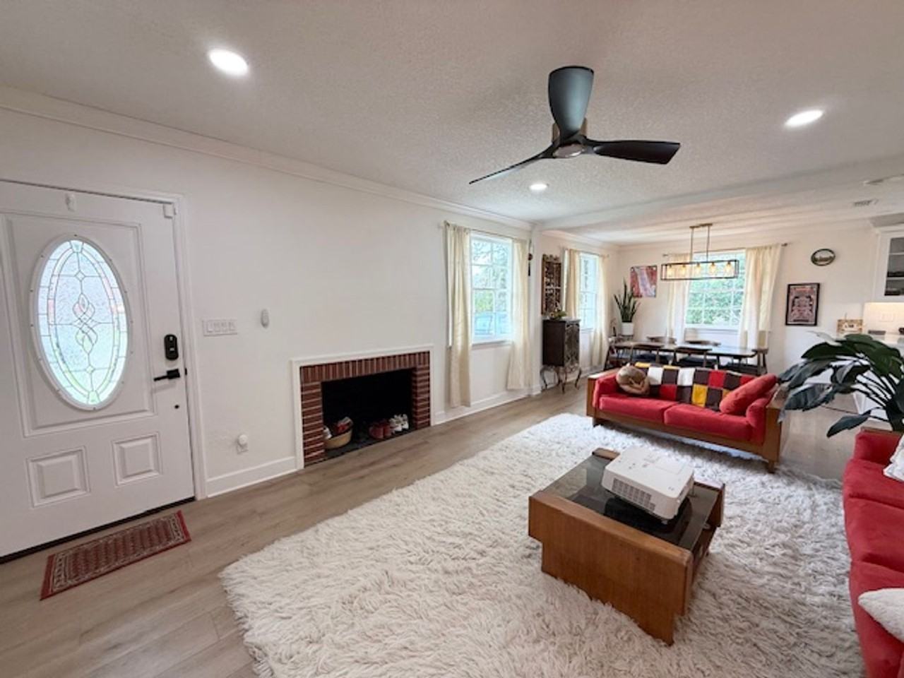 2115 Traymore Rd - Photo 3 of 32