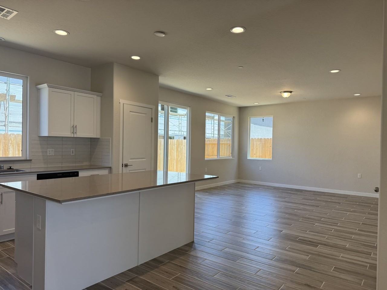 2932 E Escarpa Dr - Photo 5 of 7