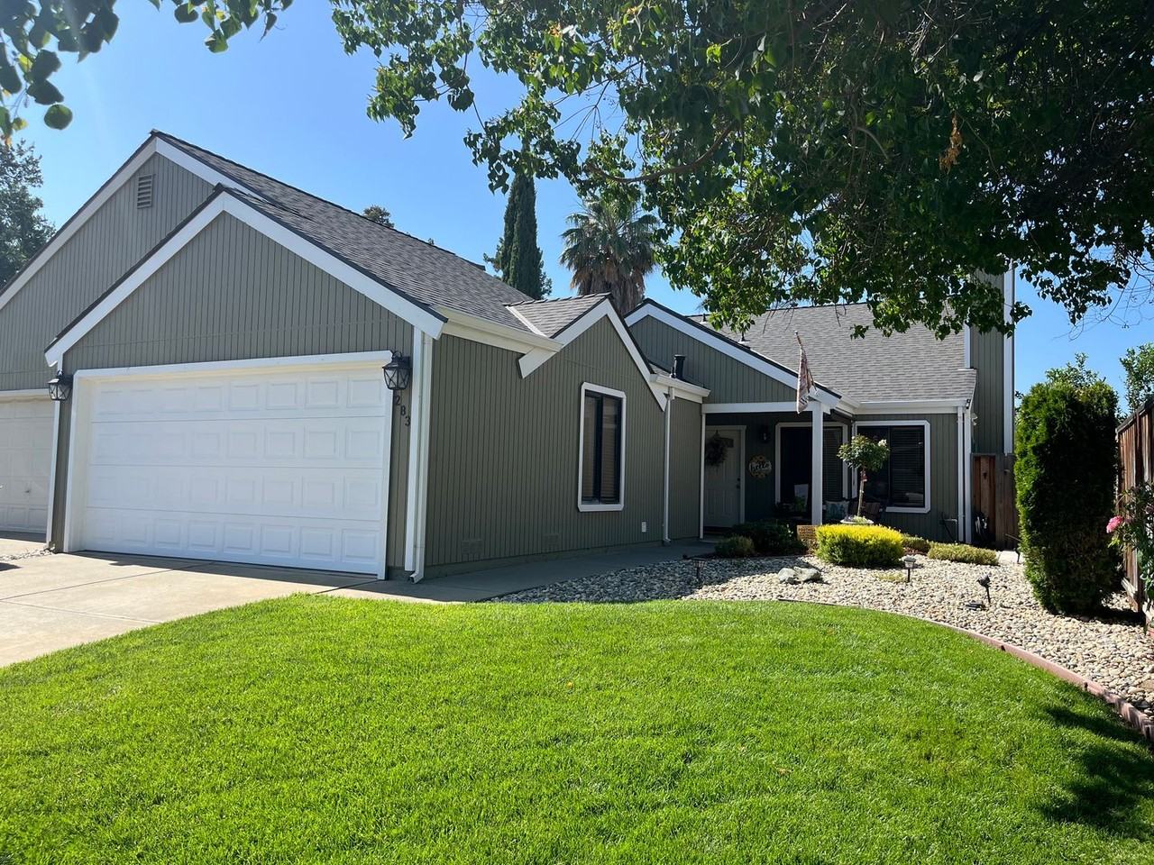 283 Yosemite Pl - Photo 2 of 37