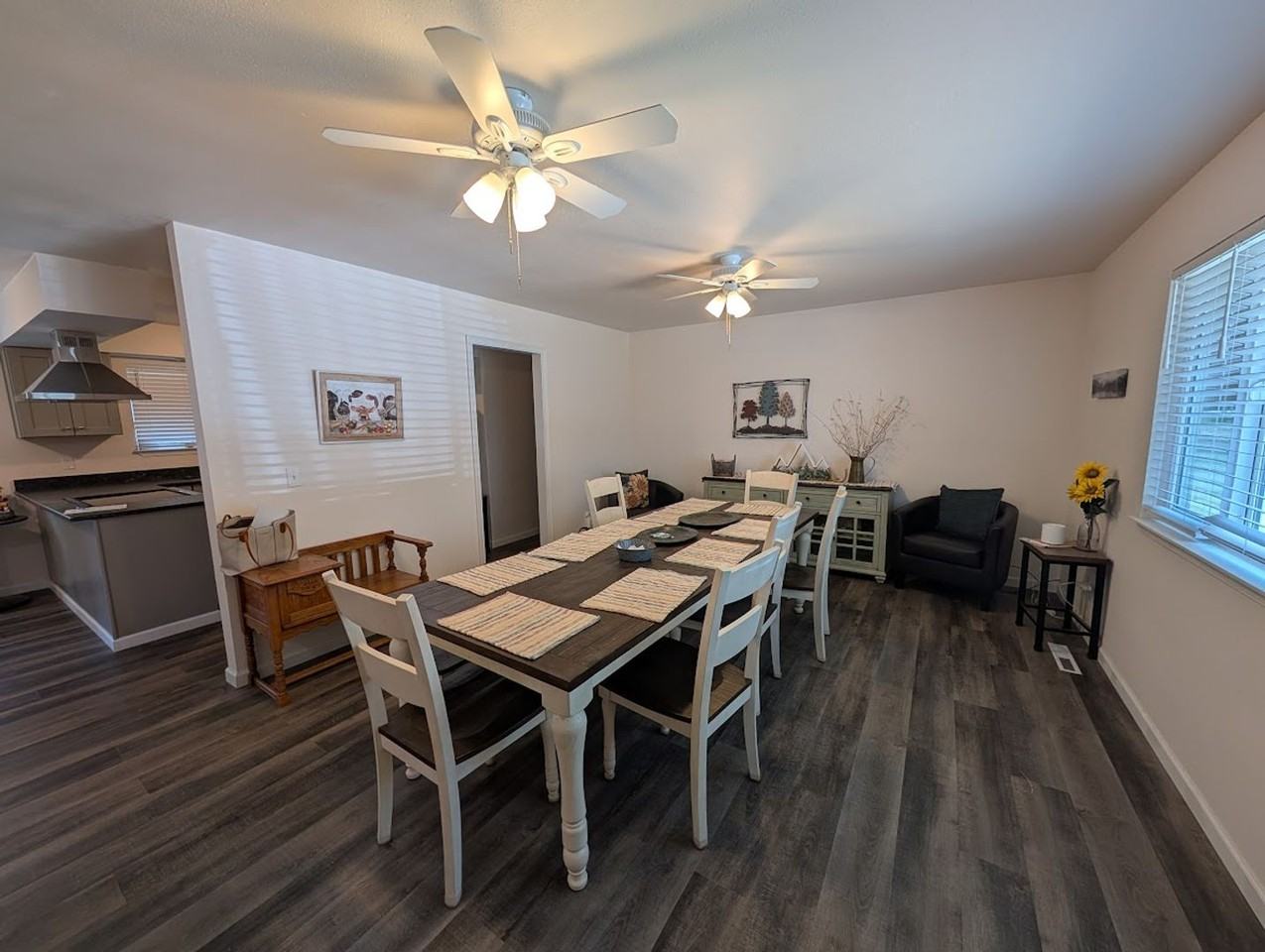 719 Camas Dr - Photo 2 of 21