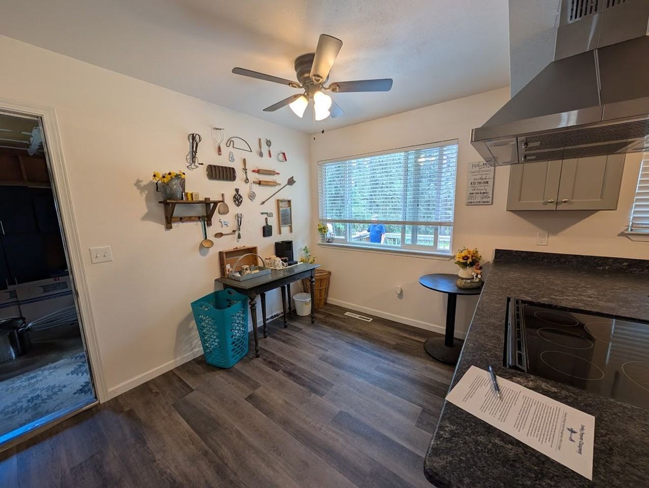 719 Camas Dr - Photo 4 of 21