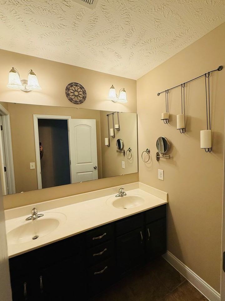 146 Trenton Pl - Photo 3 of 19