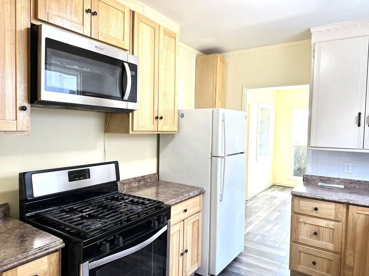 8120 Idlewood St - Photo 3 of 25