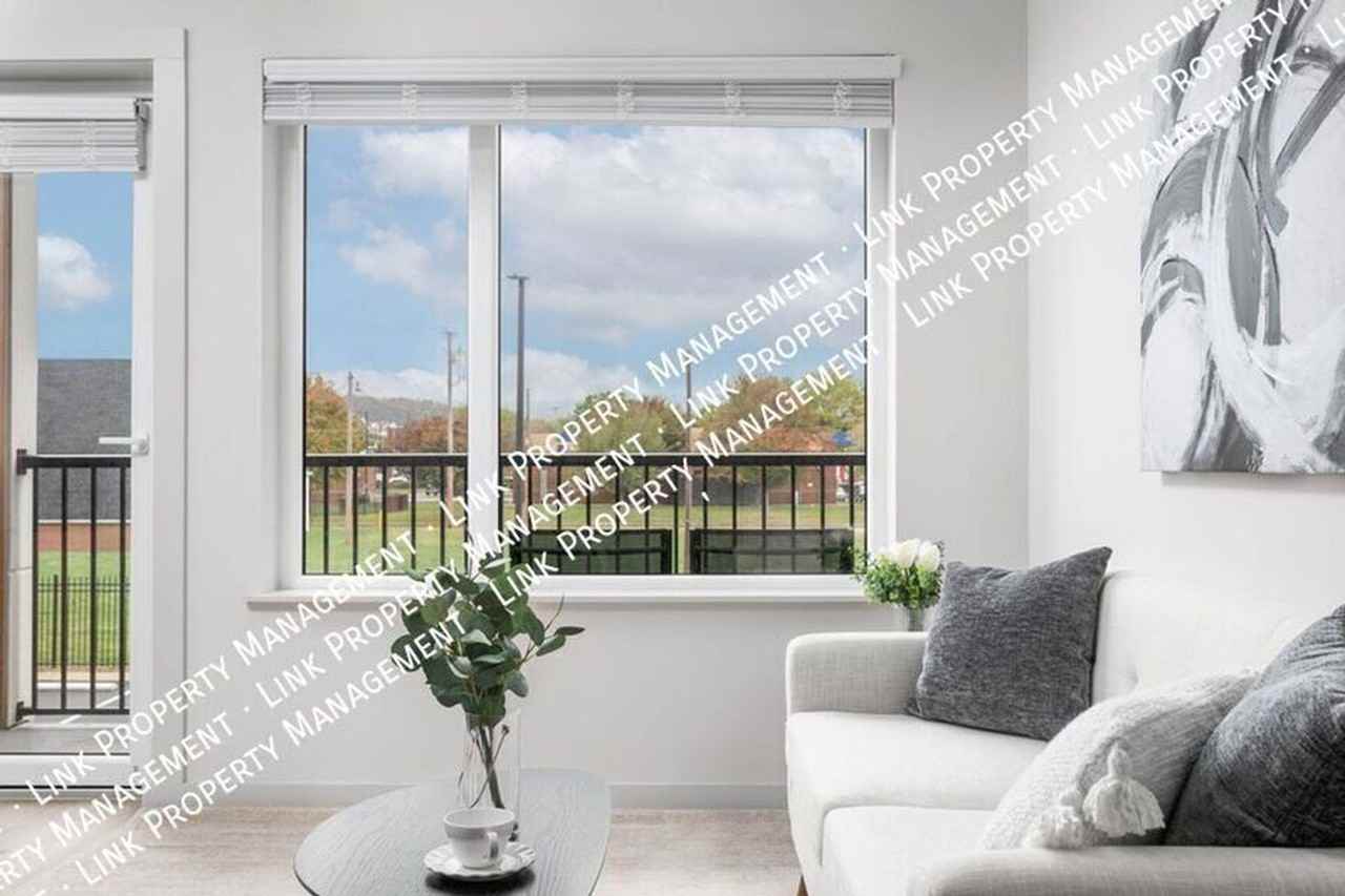 245 W 26th St - Photo 7 of 35