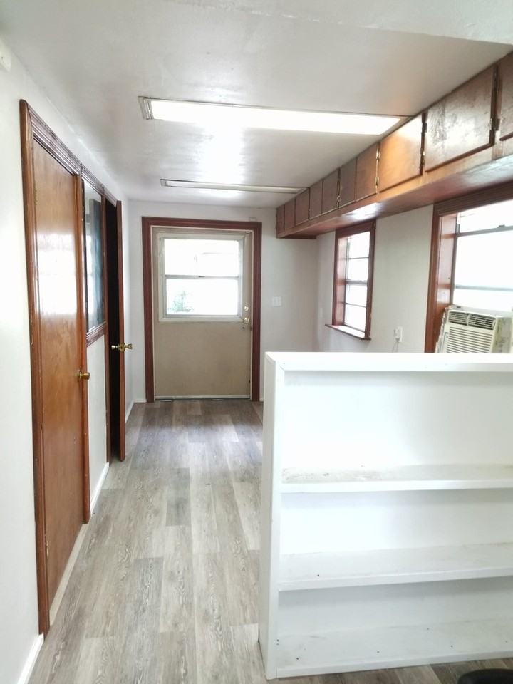 303 Myers Ave - Photo 4 of 7