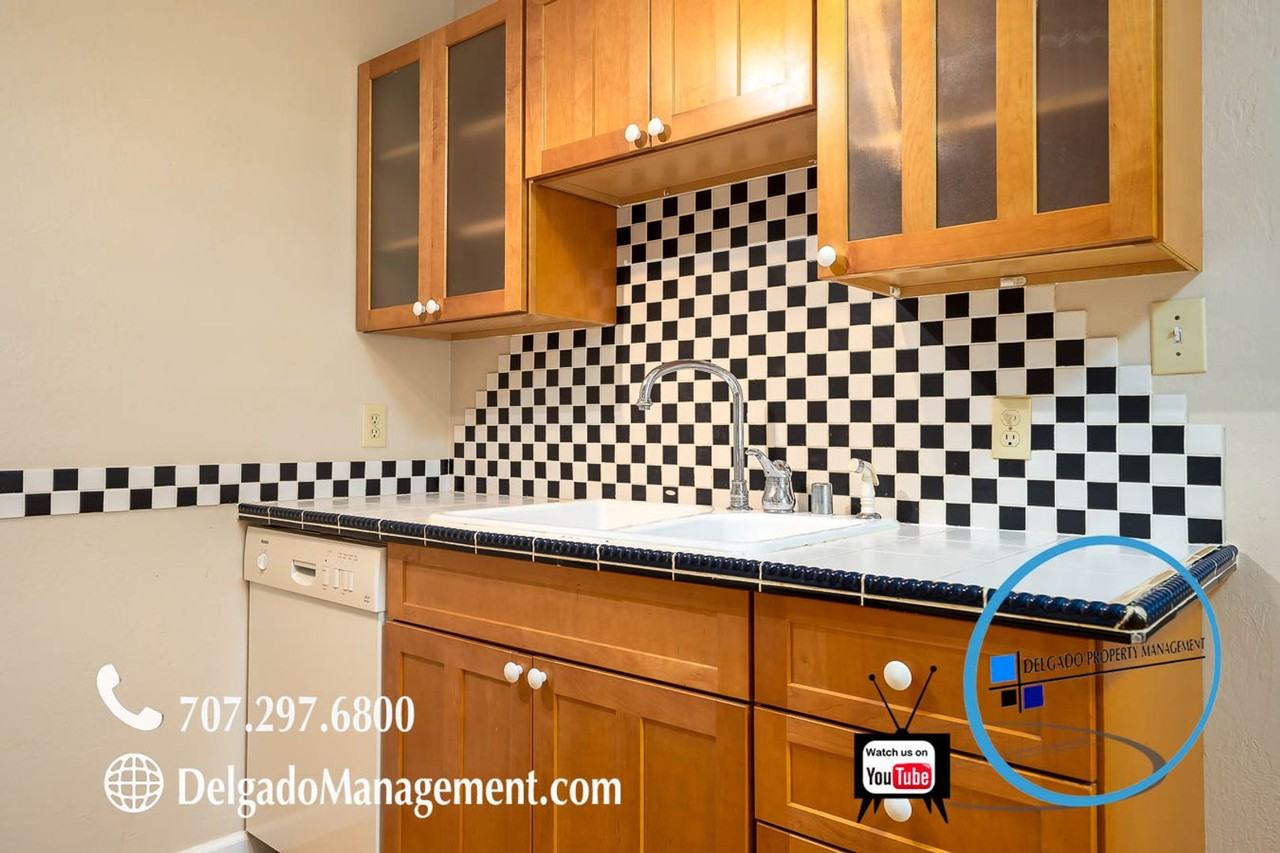 371 W J St #1 - Photo 6 of 27