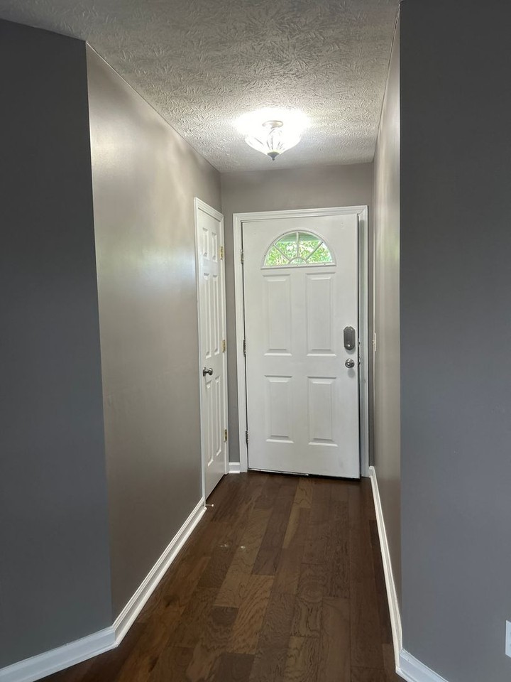127 Sharon Dr - Photo 2 of 24