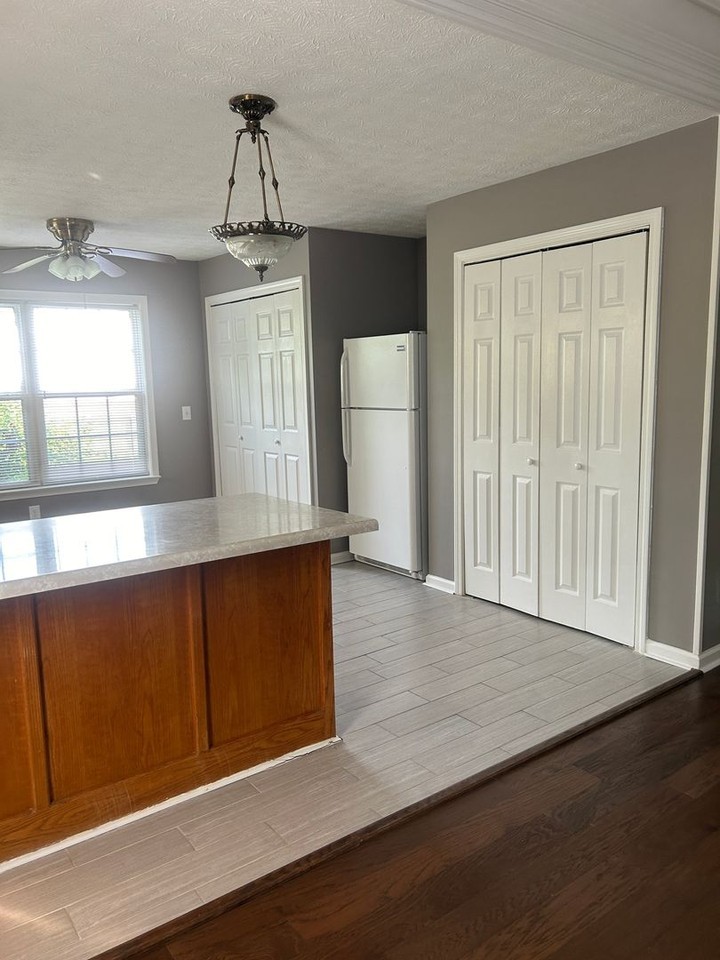127 Sharon Dr - Photo 6 of 24