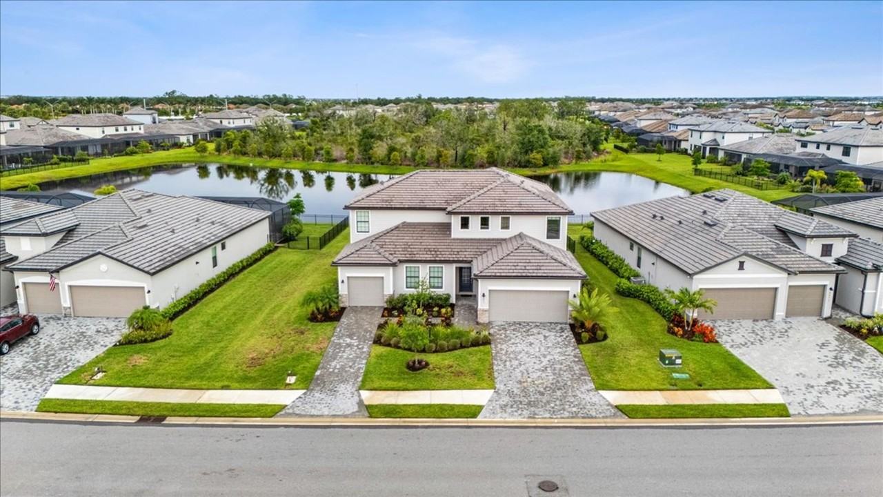 4873 Seafoam Trl - Photo 3 of 50