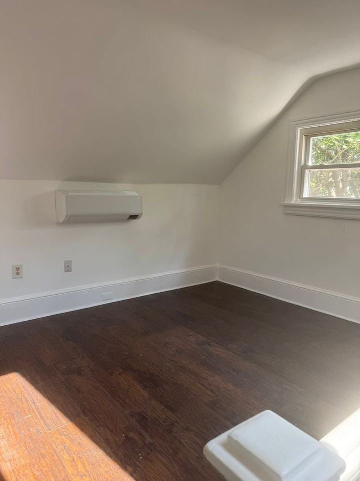 23 E Bayview Ave - Photo 4 of 10