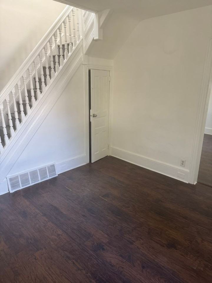 23 E Bayview Ave - Photo 5 of 10