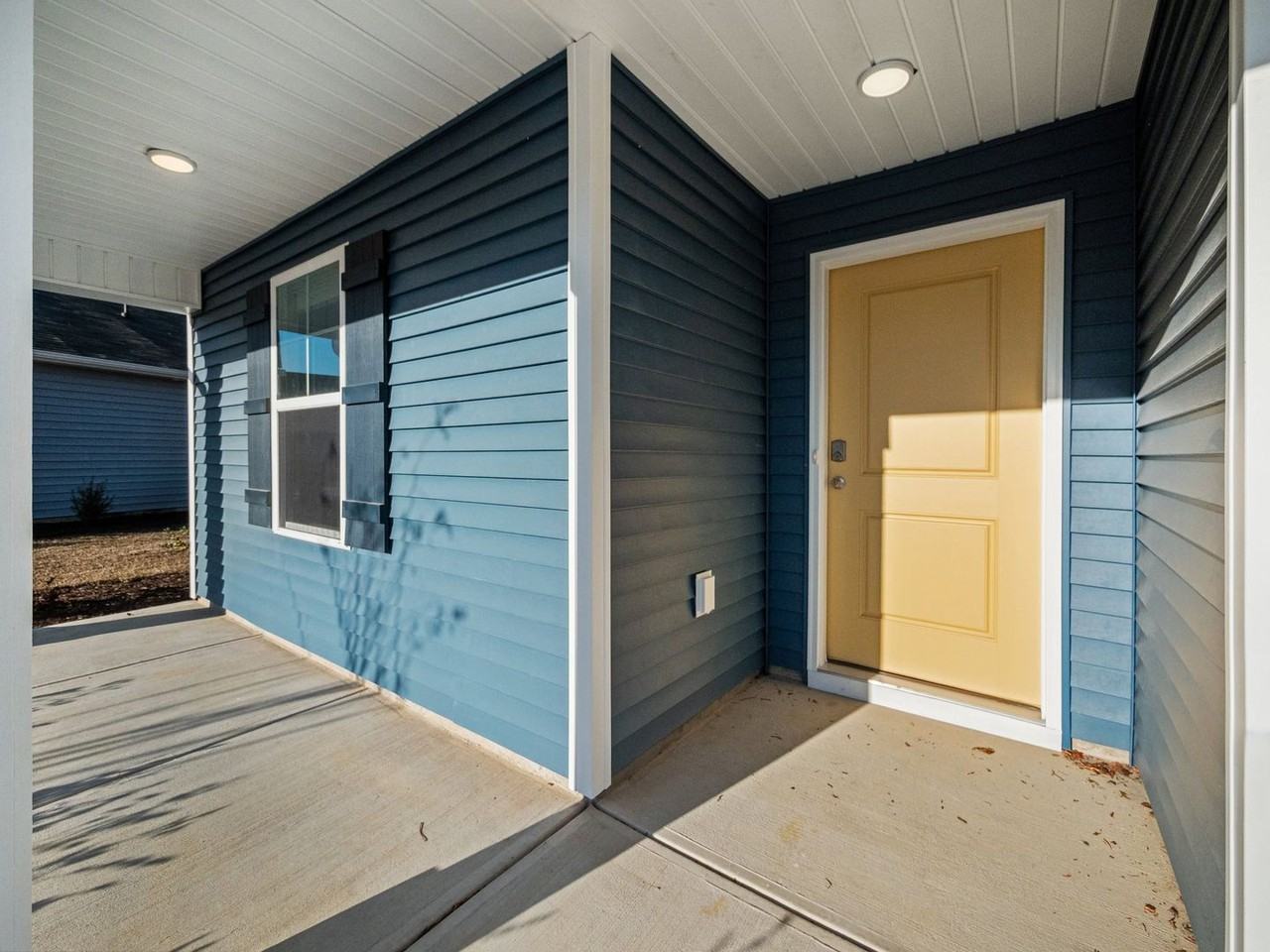 1044 Course Ln - Photo 4 of 48