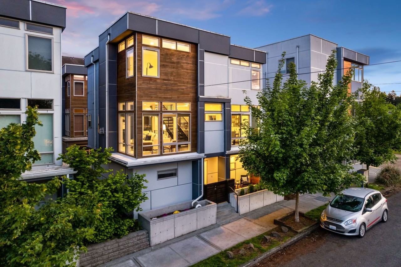 223 Nw 87th St - Photo 5 of 45