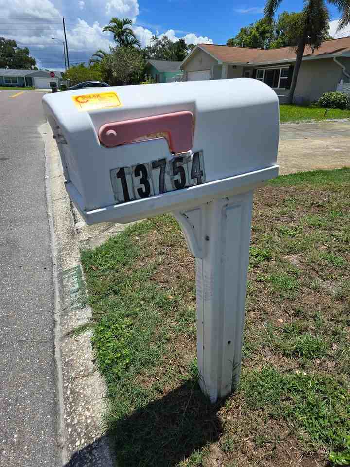 13754 Trinidad Dr - Photo 3 of 21