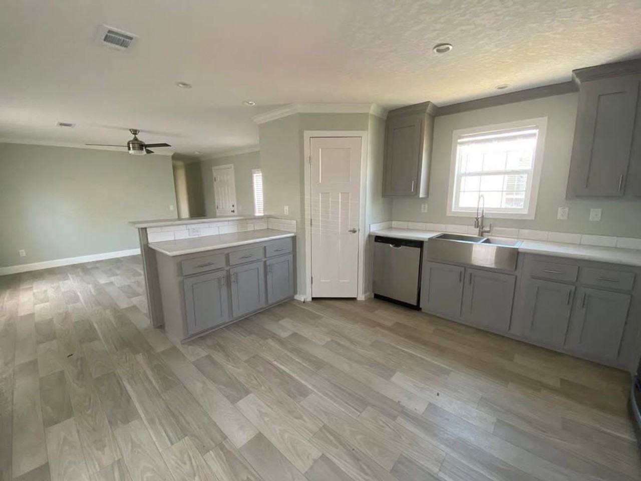 3120 Minnesota Ave. - Photo 3 of 18