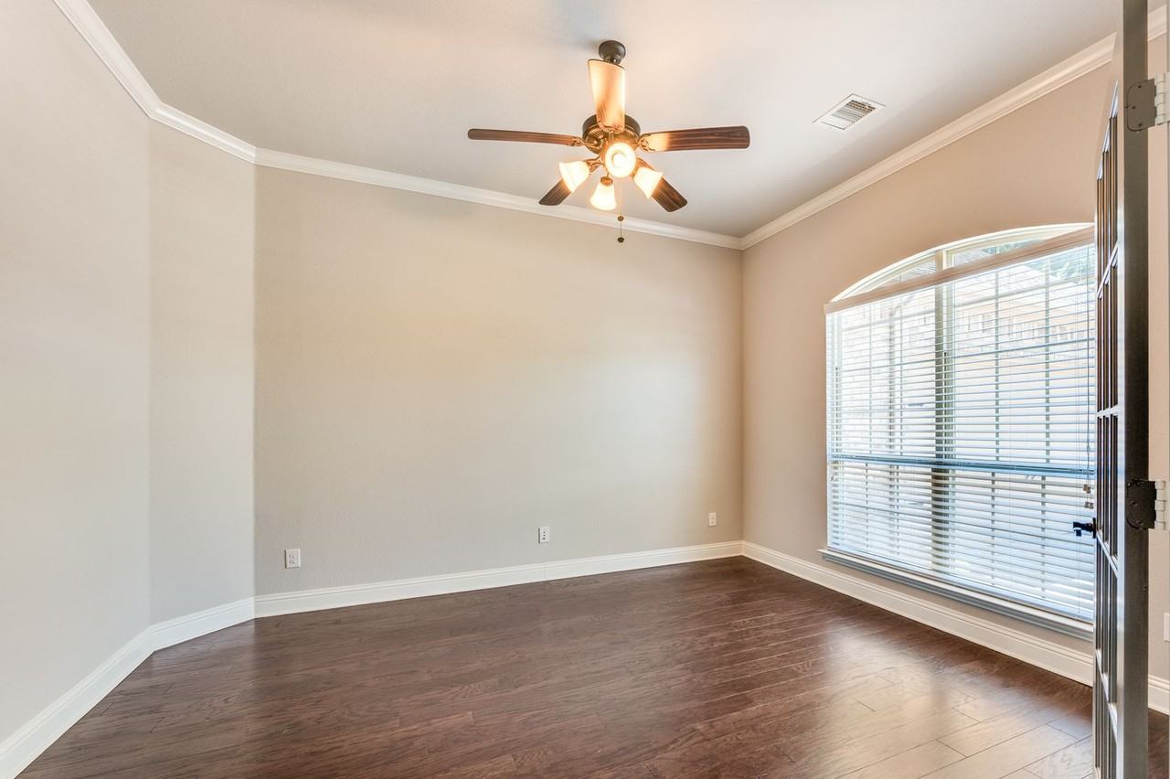 2812 Pino - Photo 3 of 20