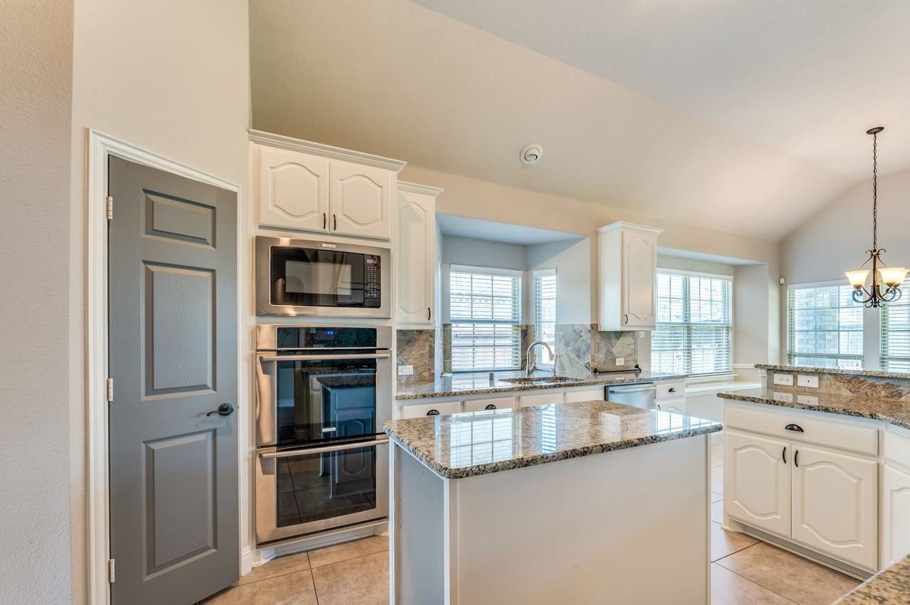 2812 Pino - Photo 5 of 20