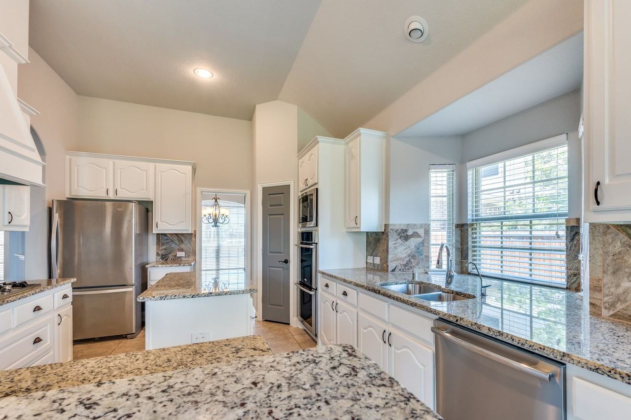 2812 Pino - Photo 6 of 20