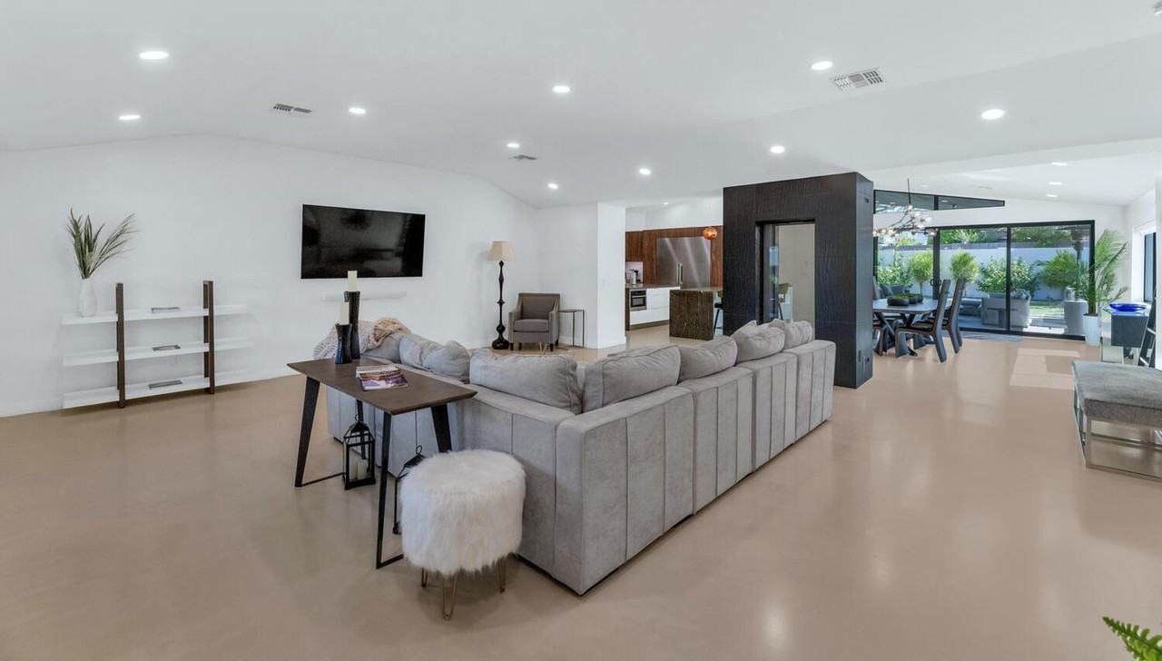 3420 E Oregon Ave - Photo 5 of 30