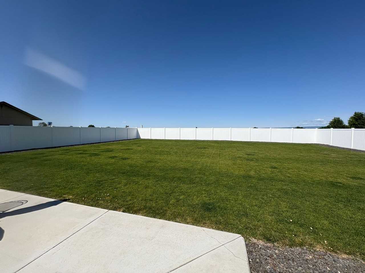 154 E Montmorency Blvd - Photo 2 of 10