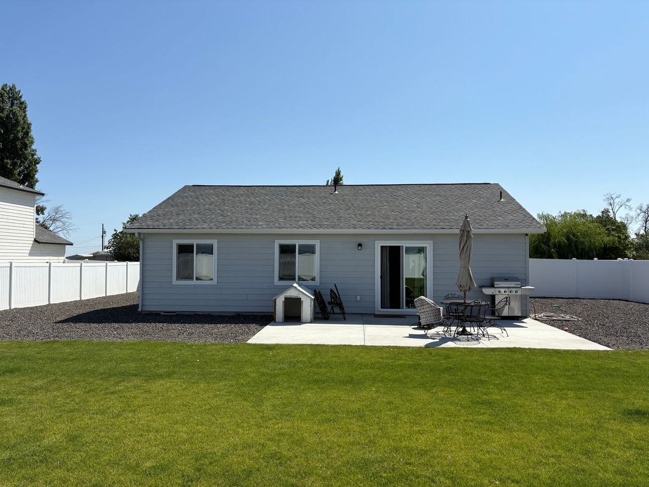 154 E Montmorency Blvd - Photo 3 of 10