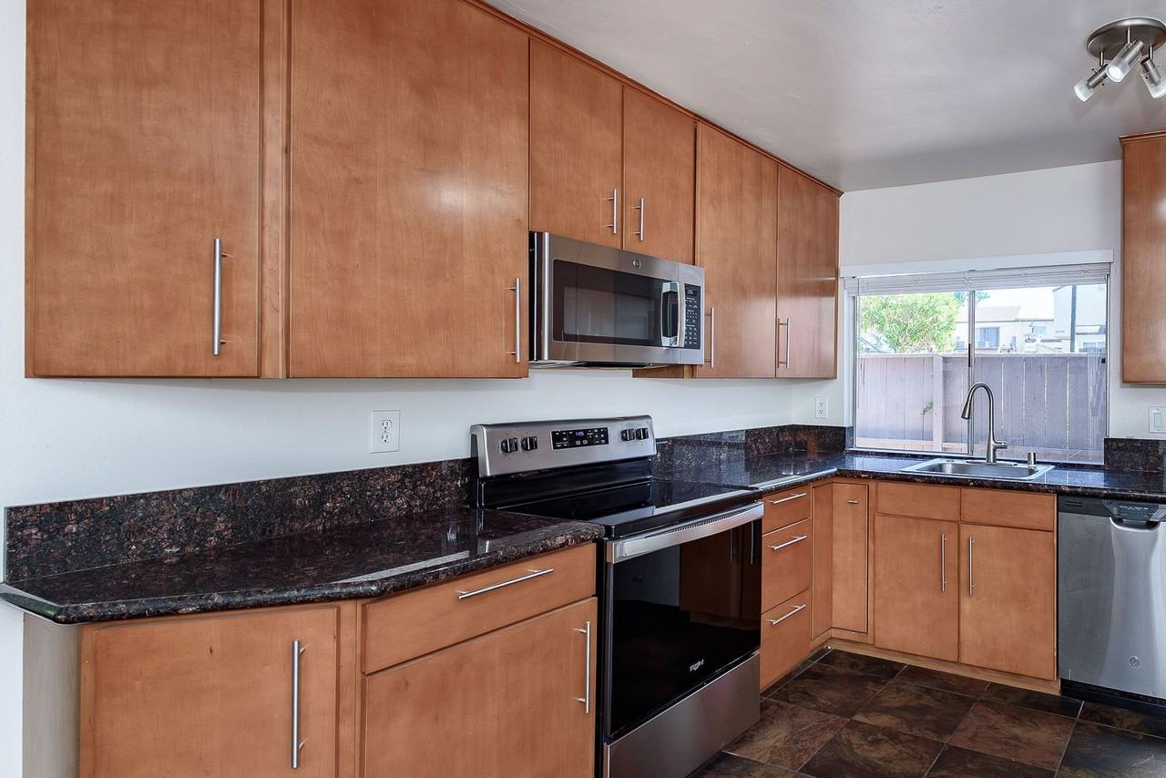 9653 Easter Way - Photo 2 of 31
