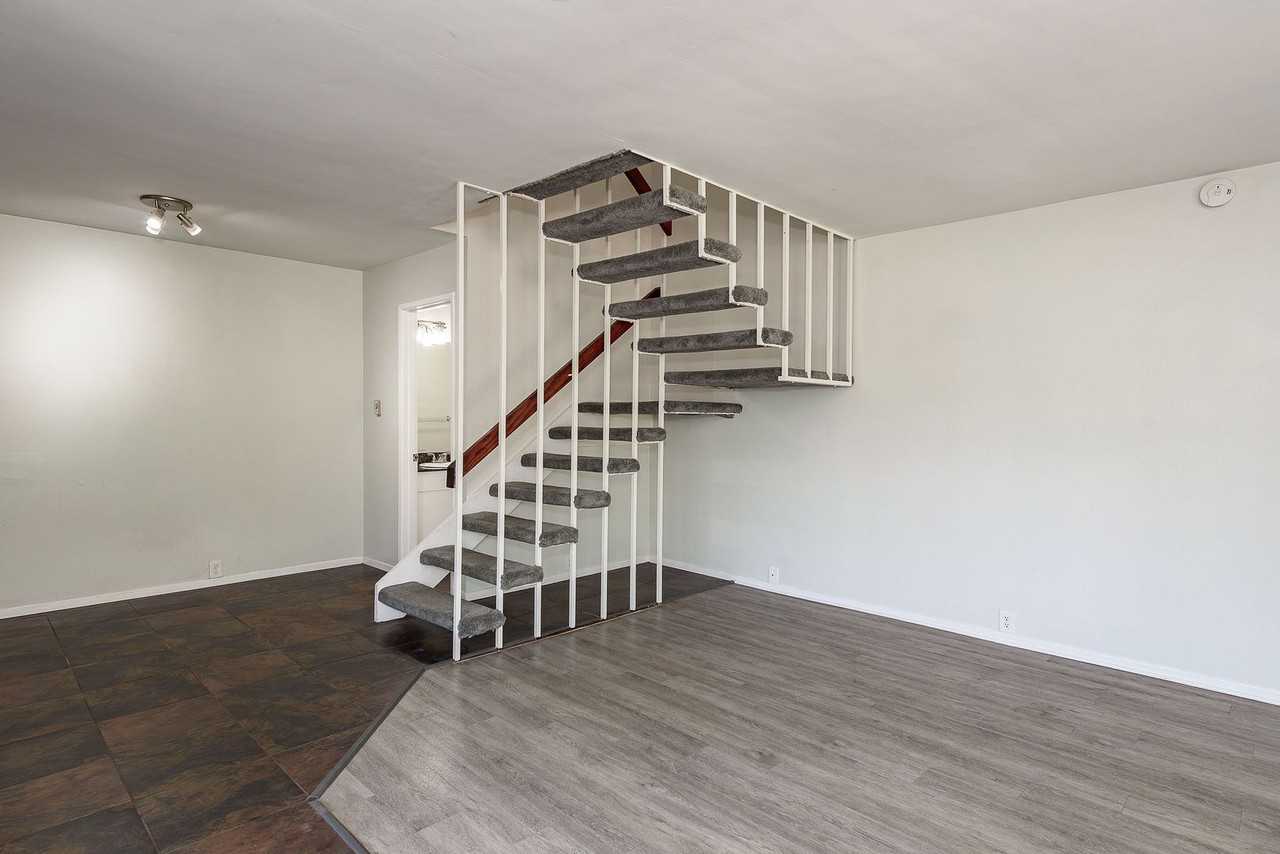 9653 Easter Way - Photo 4 of 31