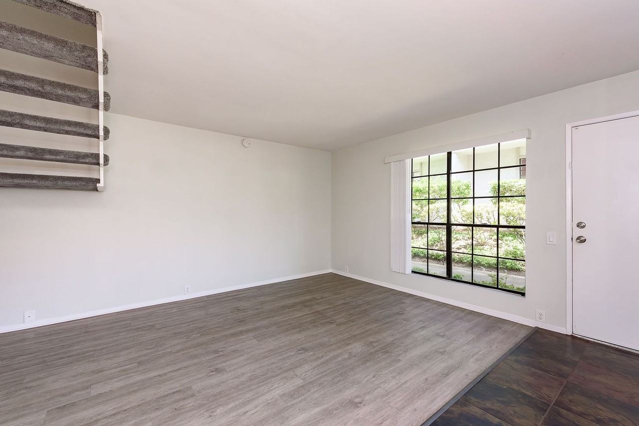 9653 Easter Way - Photo 5 of 31
