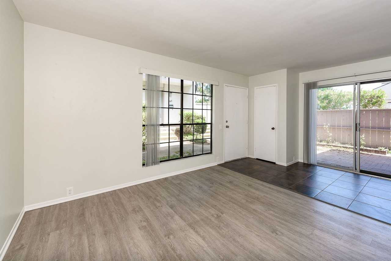 9653 Easter Way - Photo 6 of 31