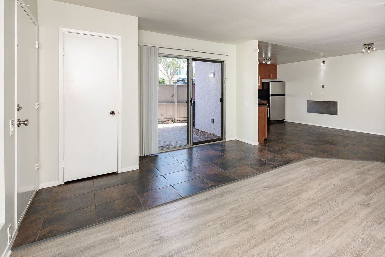 9653 Easter Way - Photo 7 of 31