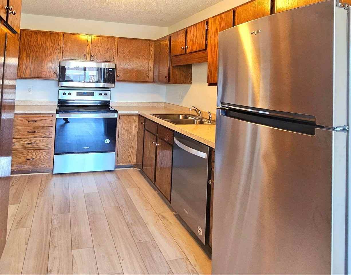 4350 Trenton Ln N - Photo 7 of 12