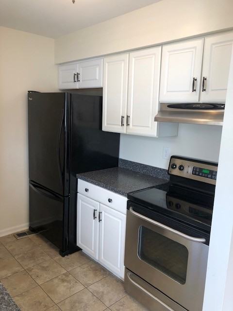 28 Rutherford Pl #28 - Photo 3 of 16