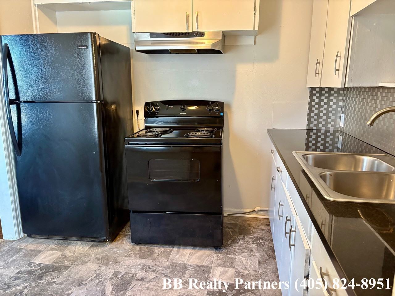 3928 E 2nd St #NA - Photo 6 of 12