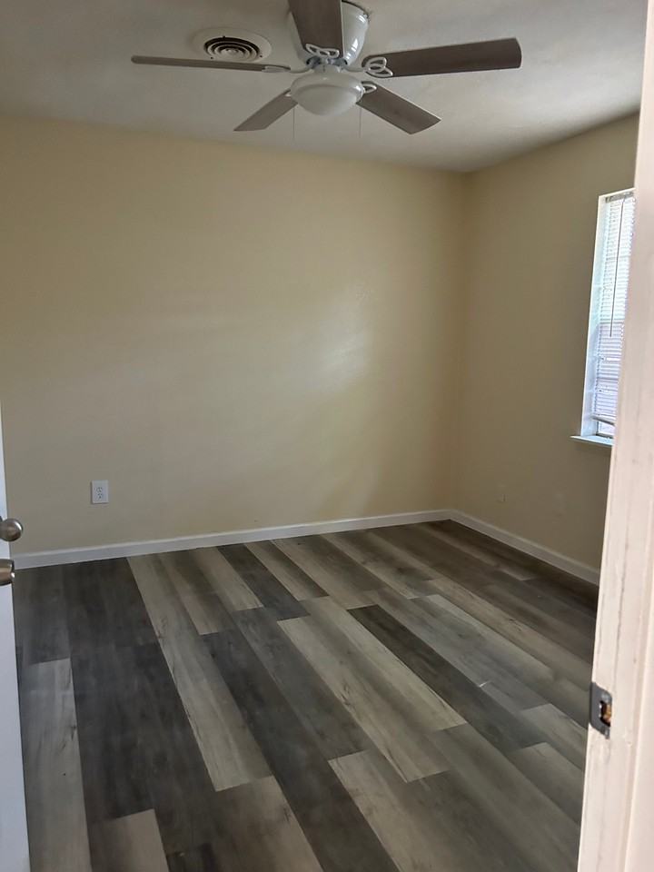 909 South 17th Street #909 - Photo 3 of 5