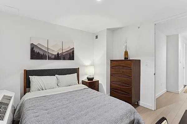 Exchange Pl #20X624 - Photo 4 of 20