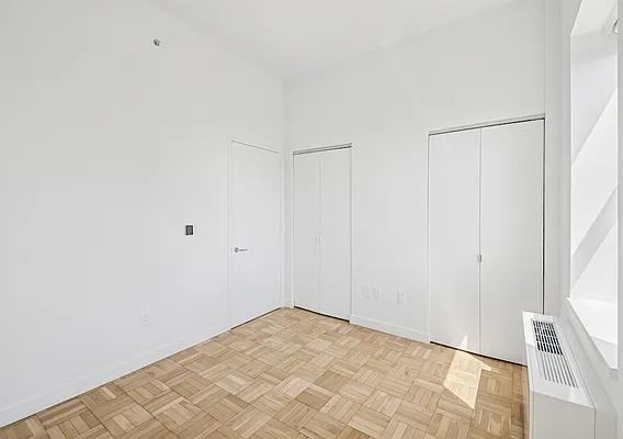 Exchange Pl #20X4203 - Photo 5 of 20