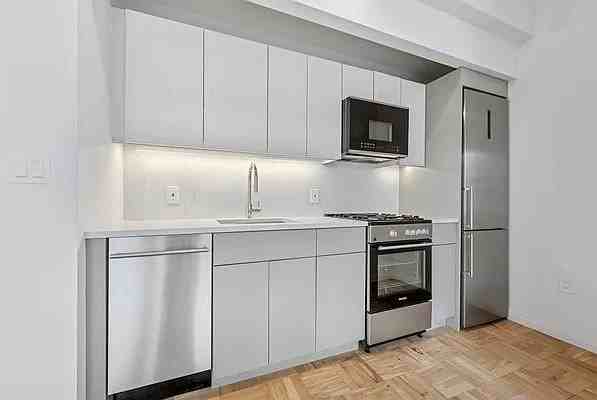 Exchange Pl #20X3606 - Photo 2 of 20